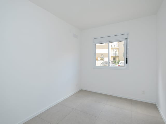 Apartamento com 62m² 2 quartos e 1 banheiro, à venda ou para alugar, no bairro Centro em Pelotas