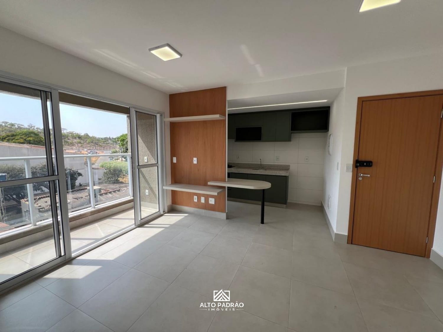 Apartamento à venda com 2 quartos, 60m² - Foto 1