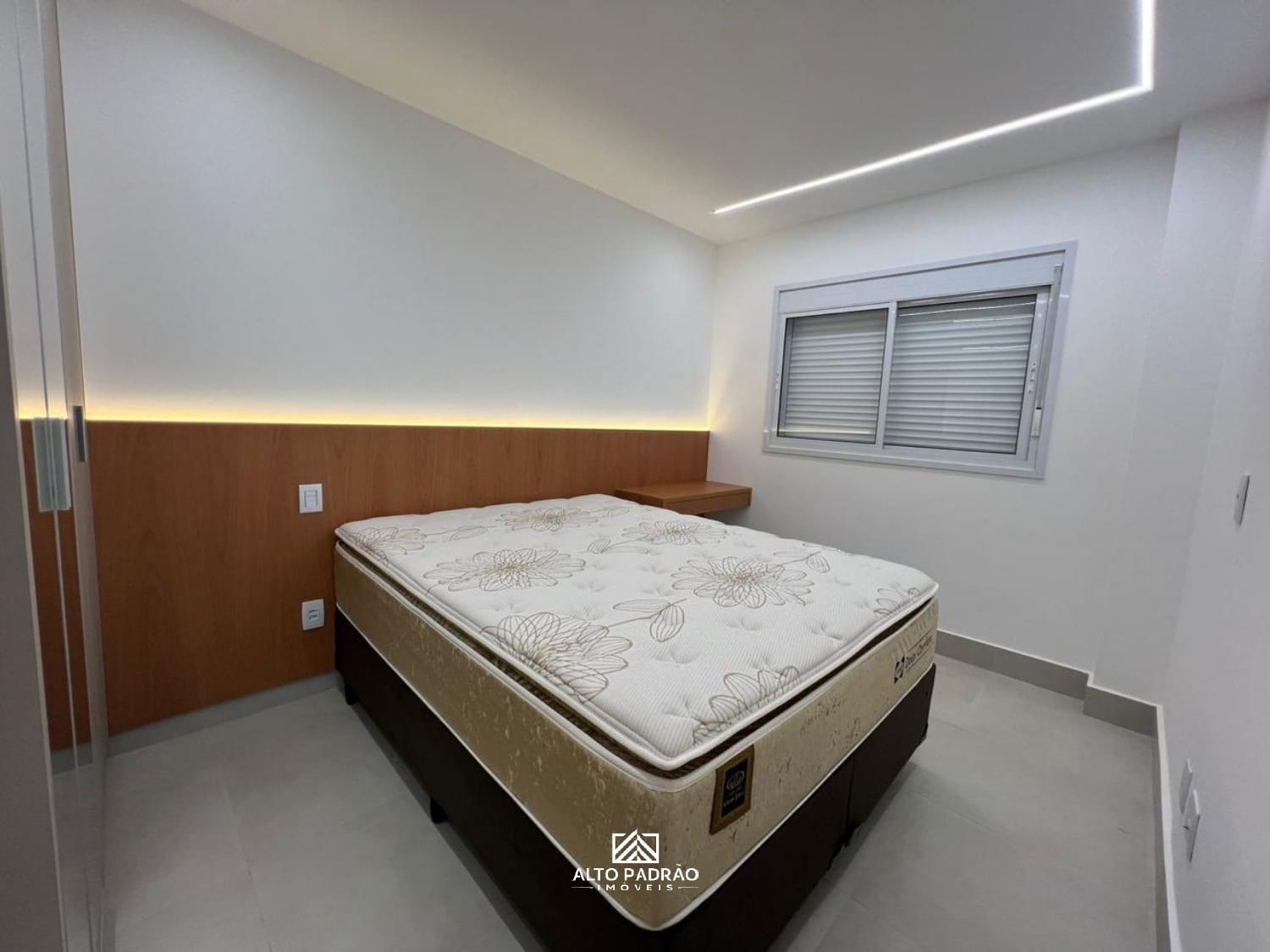 Apartamento à venda com 2 quartos, 60m² - Foto 11