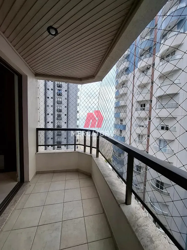 Apartamento com 3 Dormitórios no Bairro Barra Sul em Balneário Camboriú — foto 4
