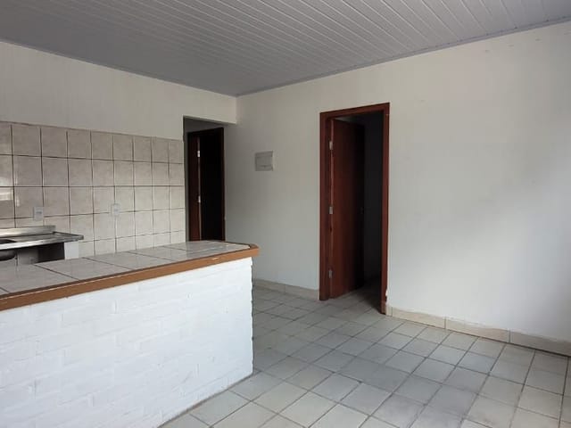 Apartamento 2 quartos e 1 banheiro, para alugar, no bairro Ingleses em Florianópolis