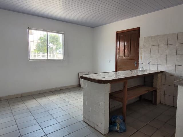 Apartamento 2 quartos e 1 banheiro, para alugar, no bairro Ingleses em Florianópolis