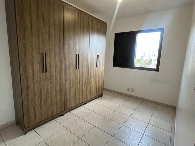 Apartamento com 86m² 3 quartos e 2 banheiros, para alugar, no bairro Jardim Goiás em Goiânia