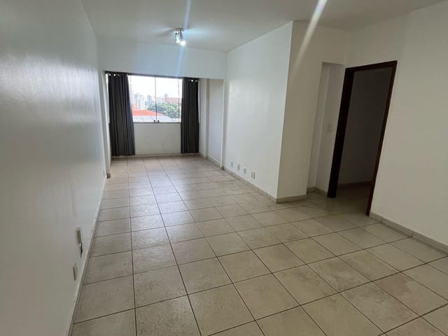 Apartamento com 86m² 3 quartos e 2 banheiros, para alugar, no bairro Jardim Goiás em Goiânia