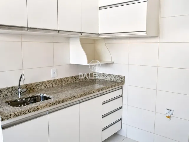 Apartamento 3 quartos e 3 banheiros, à venda, no bairro Guará II em Brasília
