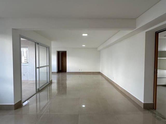 Apartamento com 155m² 3 quartos e 4 banheiros, para alugar, no bairro Setor Bueno em Goiânia