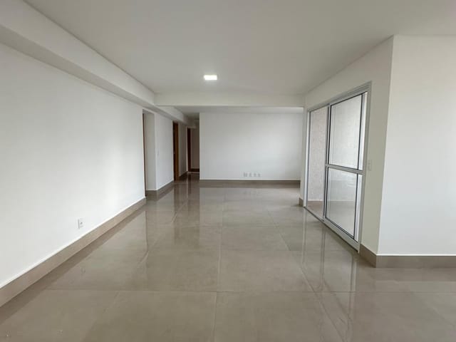 Apartamento com 155m² 3 quartos e 4 banheiros, para alugar, no bairro Setor Bueno em Goiânia