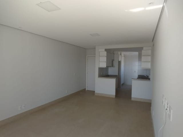 Apartamento com 168m² 3 quartos e 2 banheiros, para alugar, no bairro Centro em Cambé