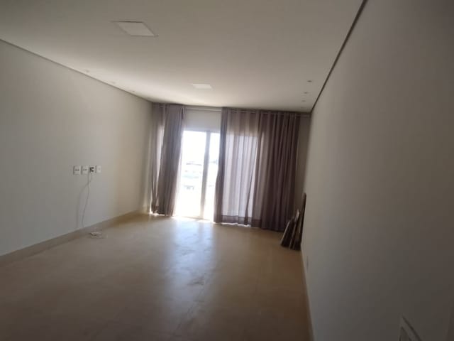 Apartamento com 168m² 3 quartos e 2 banheiros, para alugar, no bairro Centro em Cambé