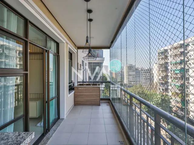 Apartamento com 79m² 2 quartos e 3 banheiros, à venda, no bairro Laranjeiras em Rio de Janeiro