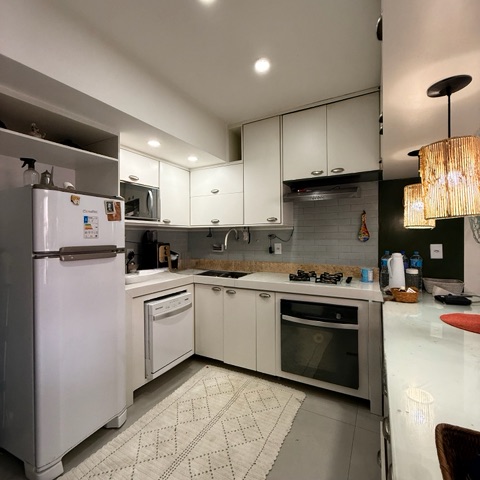 Apartamento com 1800m² 2 quartos e 2 banheiros, à venda, no bairro Peró em Cabo Frio