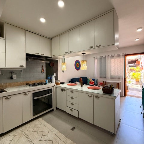 Apartamento com 1800m² 2 quartos e 2 banheiros, à venda, no bairro Peró em Cabo Frio