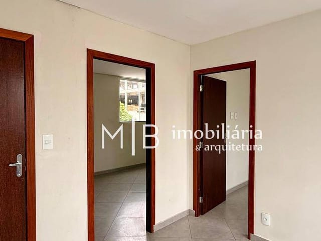 Apartamento 2 quartos e 1 banheiro, para alugar, no bairro Centro em Lavras