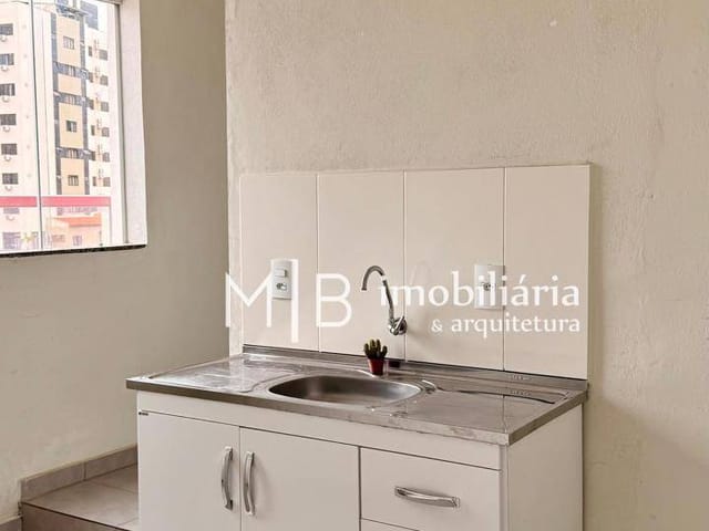 Apartamento 2 quartos e 1 banheiro, para alugar, no bairro Centro em Lavras