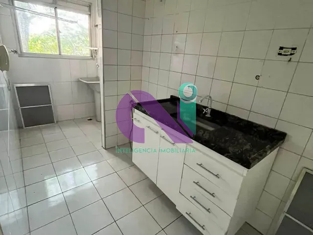 Apartamento 2 quartos e 1 banheiro, para alugar, no bairro Parque Roseira em Carapicuíba