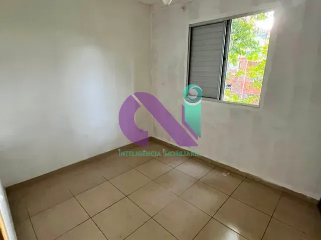 Apartamento 2 quartos e 1 banheiro, para alugar, no bairro Parque Roseira em Carapicuíba