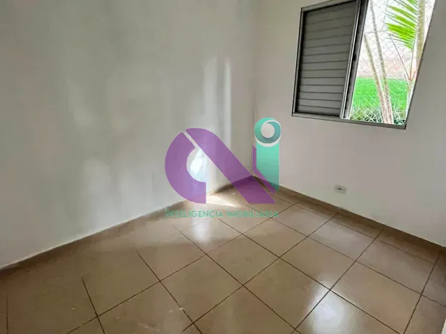 Apartamento 2 quartos e 1 banheiro, para alugar, no bairro Parque Roseira em Carapicuíba