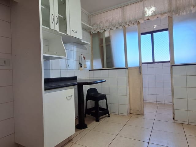 Apartamento 3 quartos e 2 banheiros, para alugar, no bairro Centro em Cambé
