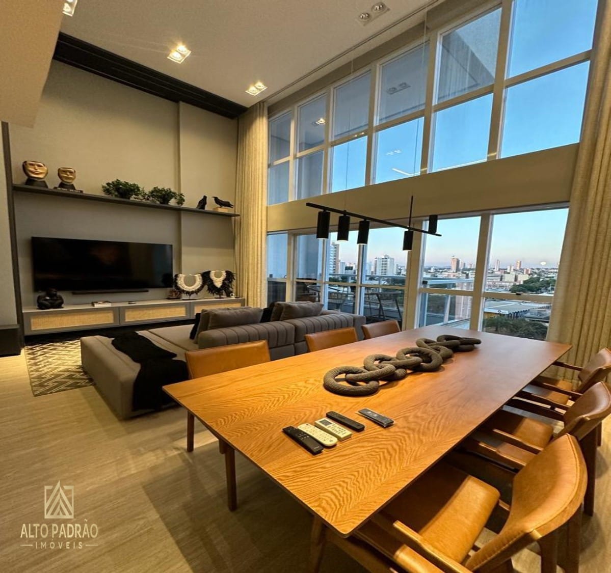 Apartamento à venda com 1 quarto, 83m² - Foto 2