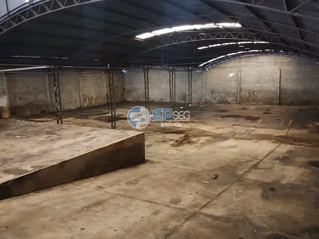 Galpão / Barracão com 2039m², para alugar, no bairro Parque Industrial Cacique em Londrina