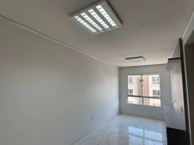 Apartamento 2 quartos e 1 banheiro, para alugar, no bairro Chácara Manella em Cambé