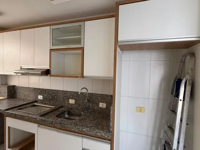 Apartamento 2 quartos e 1 banheiro, para alugar, no bairro Chácara Manella em Cambé