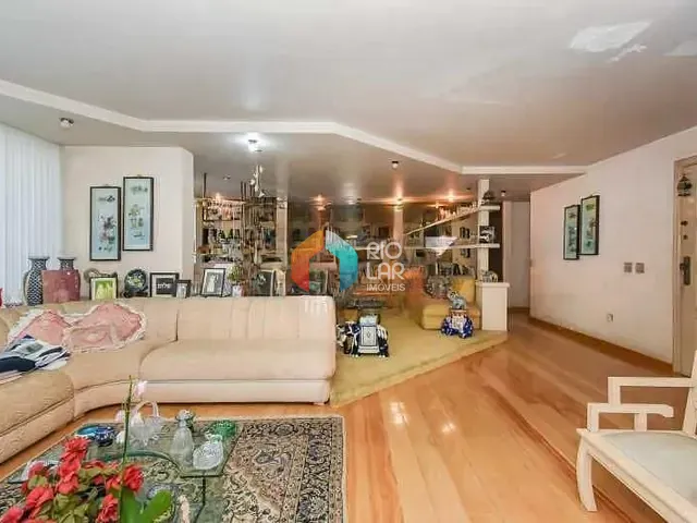 Apartamento com 298m² 4 quartos e 2 banheiros, à venda, no bairro Copacabana em Rio de Janeiro