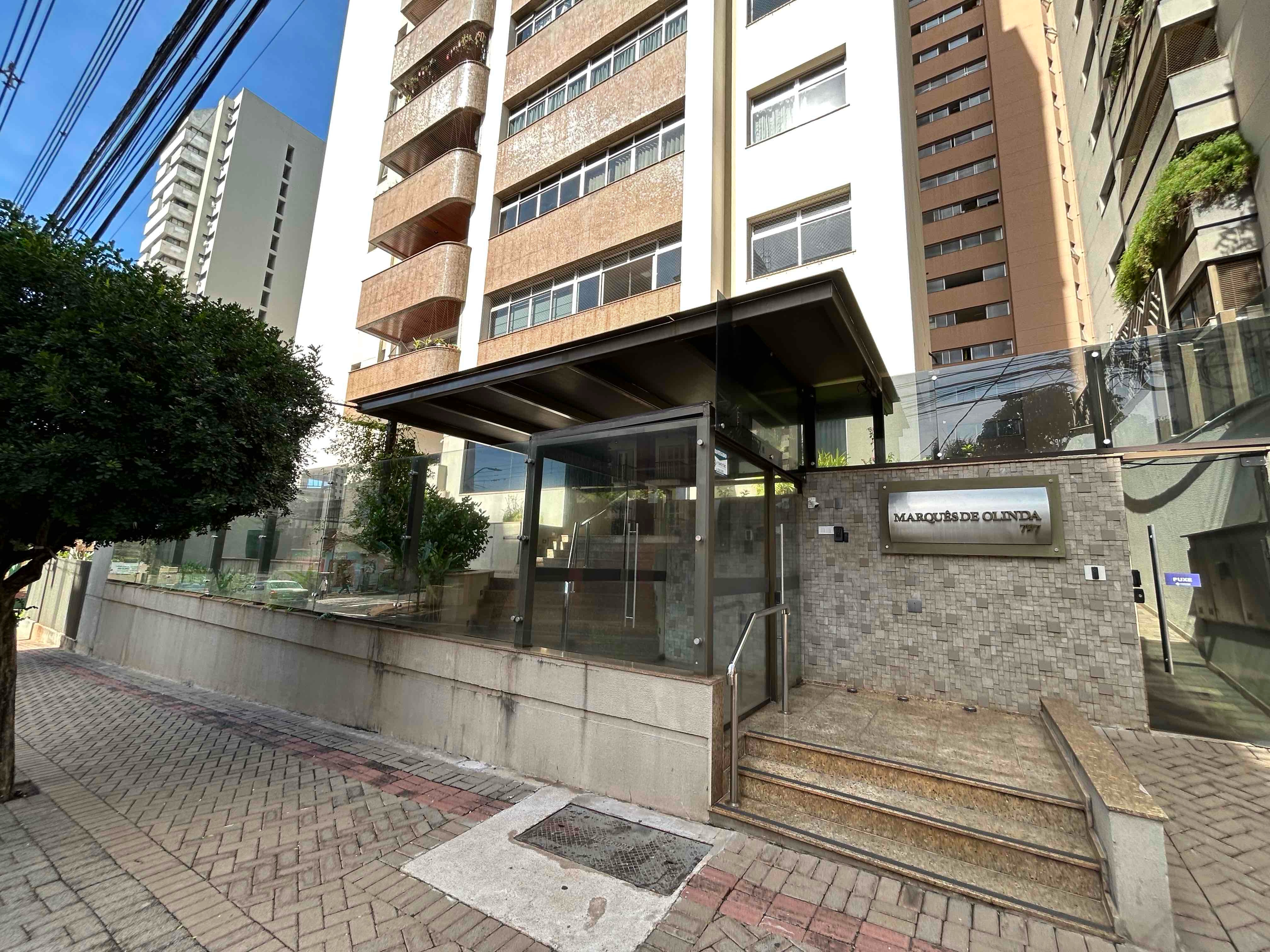 Apartamento à venda com 4 quartos, 266m² - Foto 1