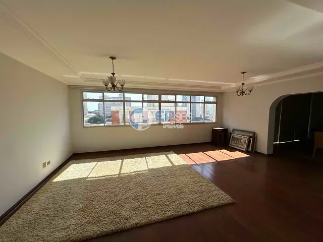 Apartamento com 369m² 4 quartos e 6 banheiros, à venda, no bairro Centro em Londrina