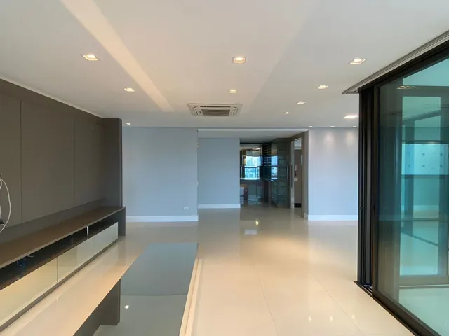 Apartamento com 433m² 4 quartos e 6 banheiros, à venda, no bairro Gleba Palhano em Londrina