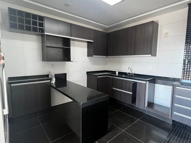 Apartamento com 217m² 3 quartos e 4 banheiros, à venda, no bairro Centro em Taubaté