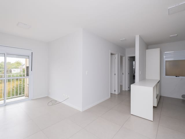 Apartamento com 62m² 2 quartos e 1 banheiro, à venda ou para alugar, no bairro Areal em Pelotas