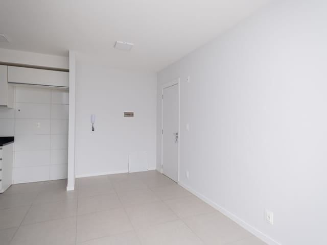 Apartamento com 62m² 2 quartos e 1 banheiro, à venda ou para alugar, no bairro Areal em Pelotas
