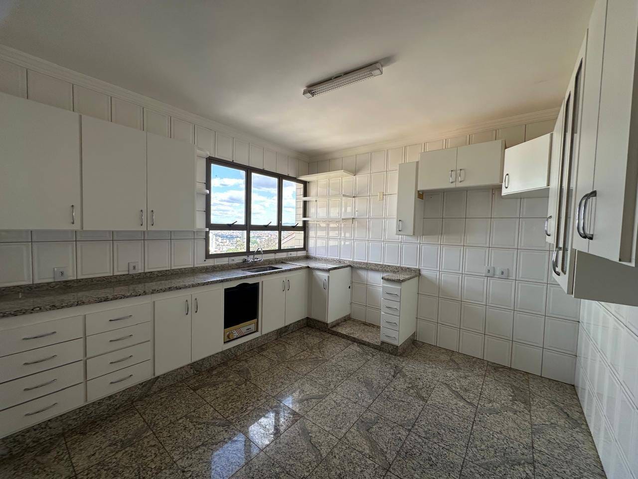 Apartamento, 4 quartos, 245 m² - Foto 1