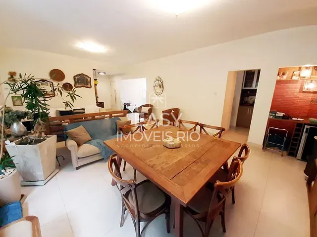 Apartamento com 215m² 4 quartos e 2 banheiros, à venda, no bairro Copacabana em Rio de Janeiro
