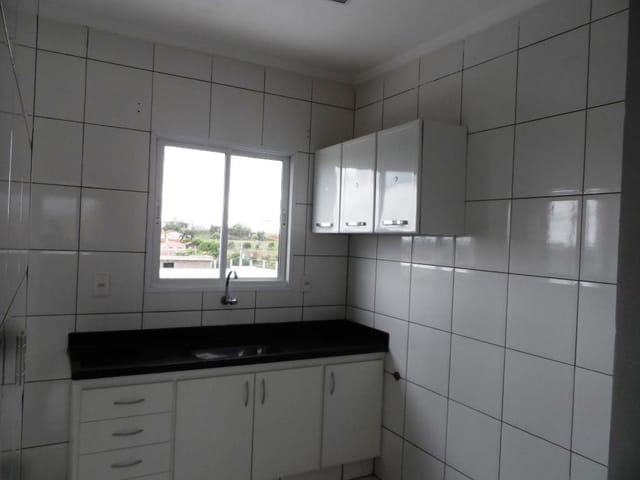 Apartamento 2 quartos e 1 banheiro, para alugar, no bairro Parque Residencial Laluce II em Birigüi