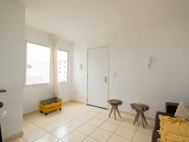 Apartamento com 57m² 2 quartos e 1 banheiro, para alugar, no bairro Areal em Pelotas
