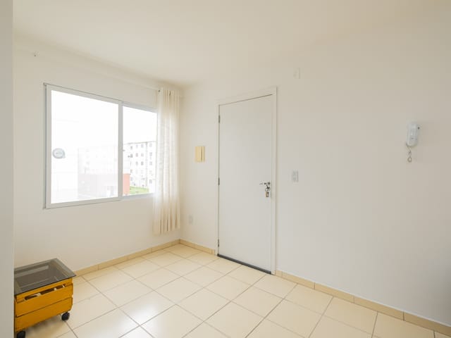 Apartamento com 57m² 2 quartos e 1 banheiro, para alugar, no bairro Areal em Pelotas