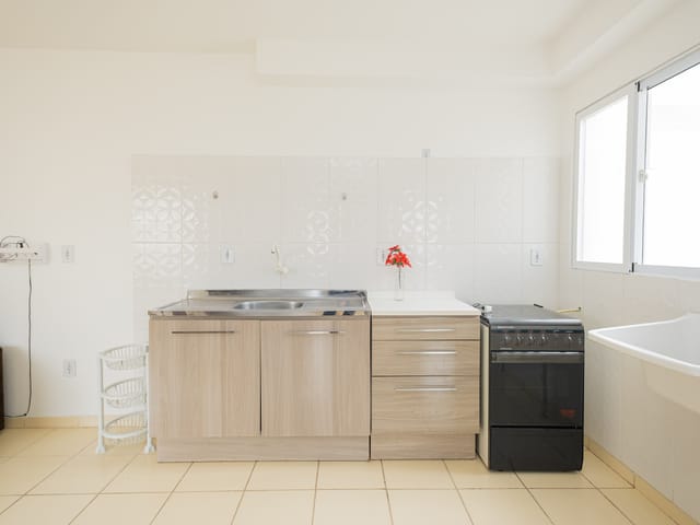 Apartamento com 57m² 2 quartos e 1 banheiro, para alugar, no bairro Areal em Pelotas