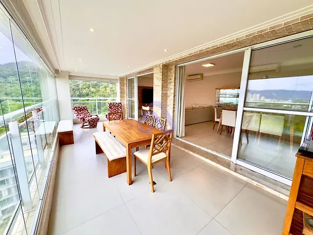 Apartamento com 237m² 4 quartos e 5 banheiros, à venda, no bairro Mar e Céu em Guarujá