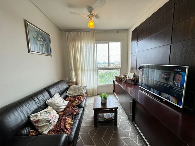 Apartamento com 98m² 3 quartos e 1 banheiro, à venda, no bairro Champagnat em Londrina