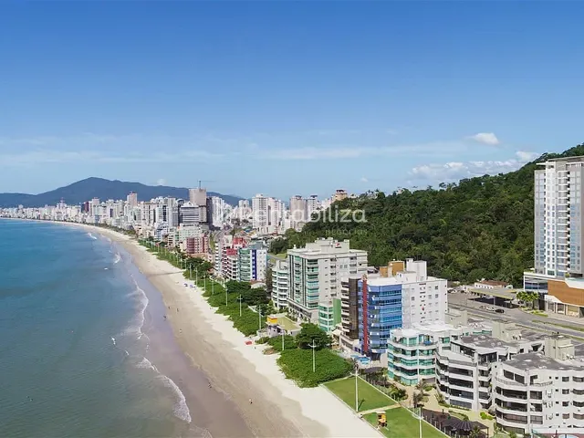Apartamento 2 quartos e 2 banheiros, à venda, no bairro Estreito em Itapema