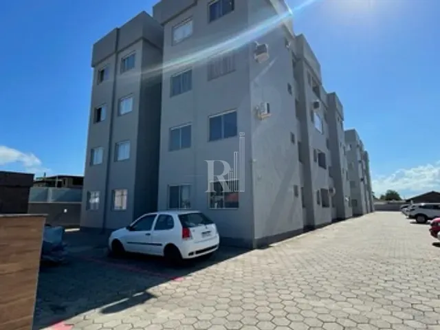 Apartamento 2 quartos e 1 banheiro, para alugar, no bairro Centro em Tijucas