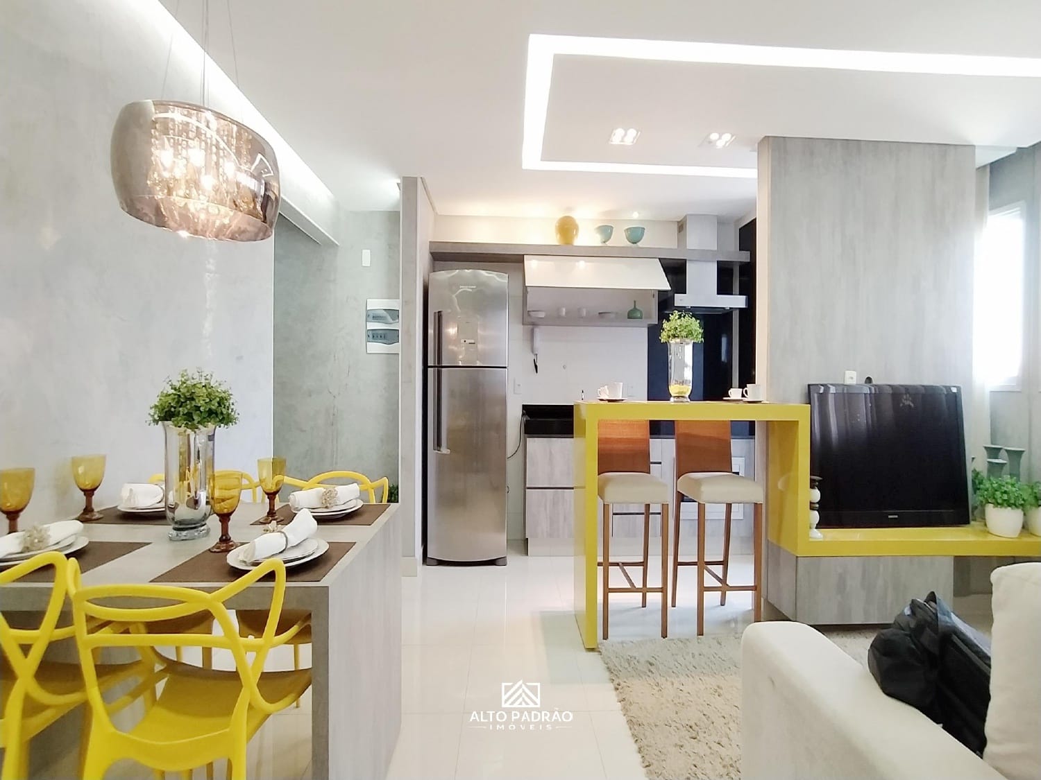 Apartamento à venda com 2 quartos, 60m² - Foto 1