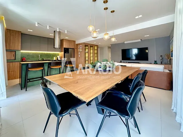 Apartamento com 245m² 4 quartos e 5 banheiros, à venda, no bairro Praia Brava em Itajaí