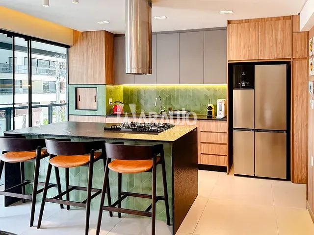 Apartamento com 245m² 4 quartos e 5 banheiros, à venda, no bairro Praia Brava em Itajaí