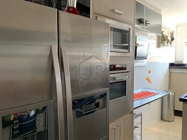 Apartamento 2 quartos e 2 banheiros, à venda, no bairro Vila Nossa Senhora das Vitórias em Mauá