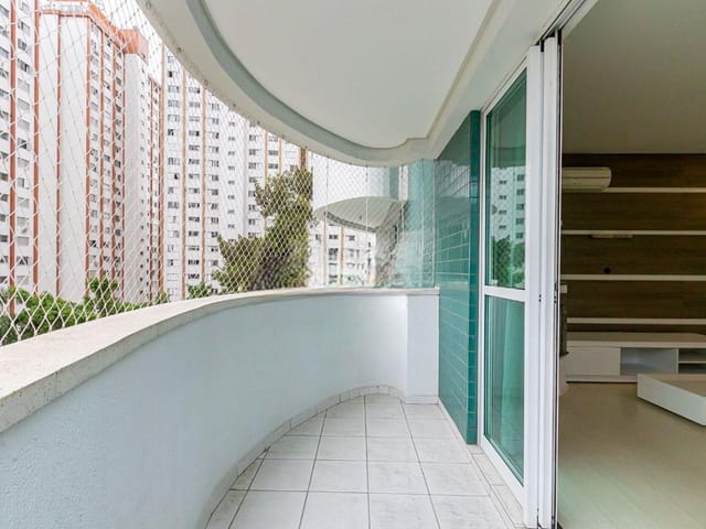 Apartamento com 190m² 4 quartos e 3 banheiros, à venda, no bairro Centro Cívico em Curitiba