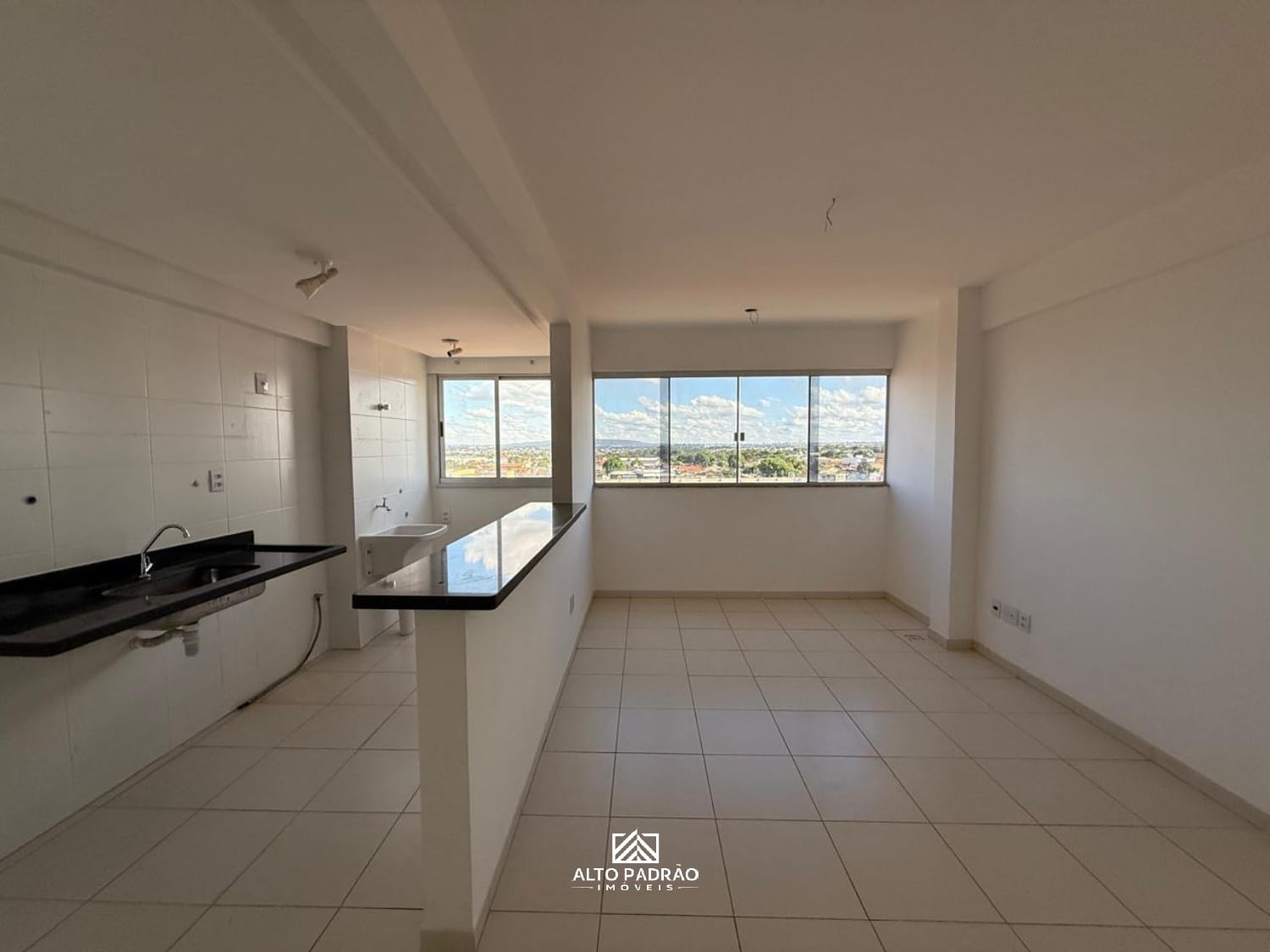 Apartamento à venda com 3 quartos, 73m² - Foto 1