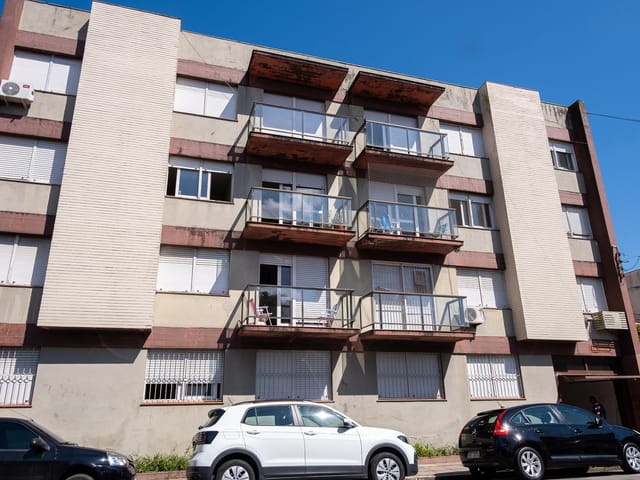 Apartamento com 90m² 3 quartos e 2 banheiros, para alugar, no bairro Centro em Pelotas